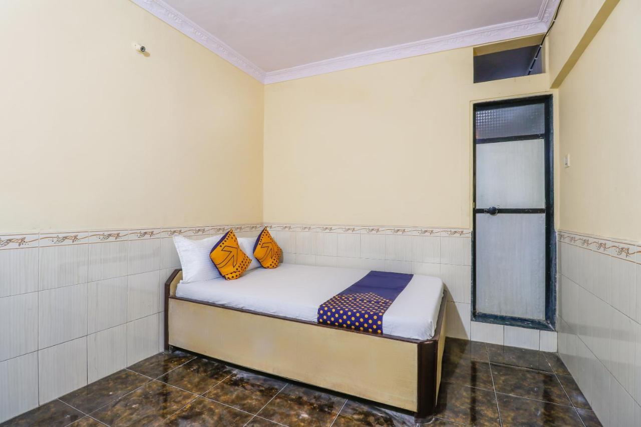 Spot On 66527 Pallavi Lodge Ulhāsnagar Екстериор снимка